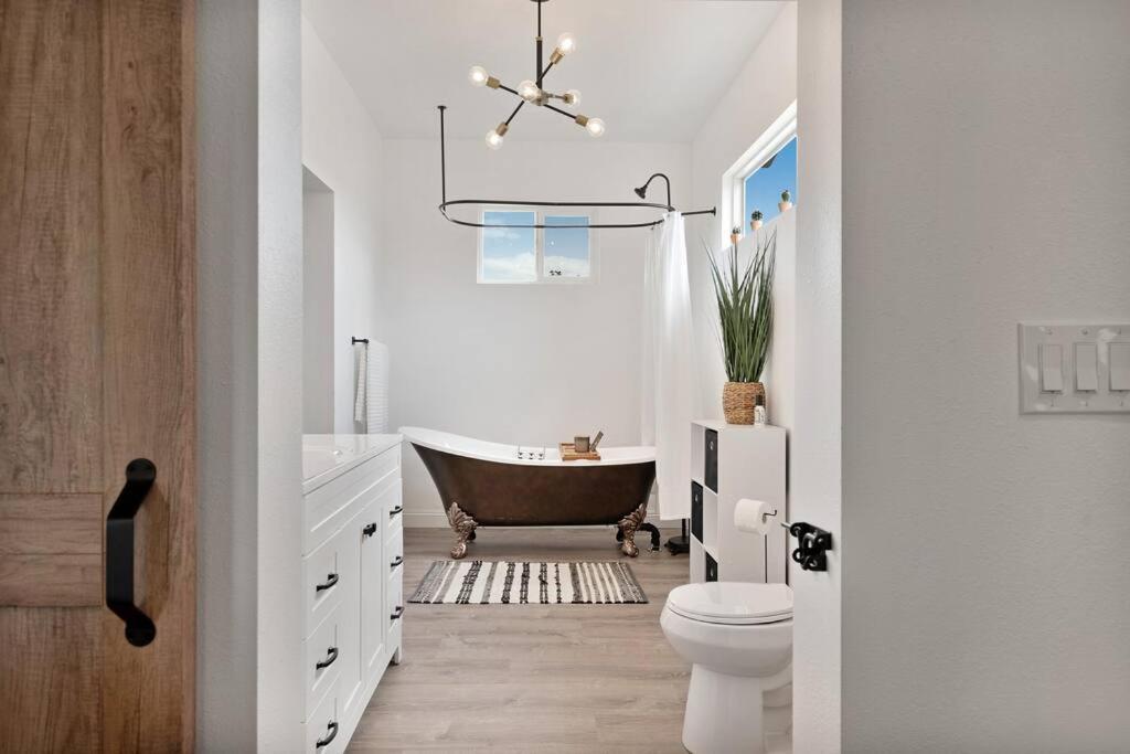 Beautiful Newly Remodeled Home, Near Jt Park Joshua Tree Exterior foto